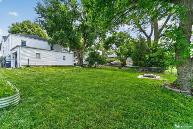 1902 S 61st Street, Omaha, NE 68106