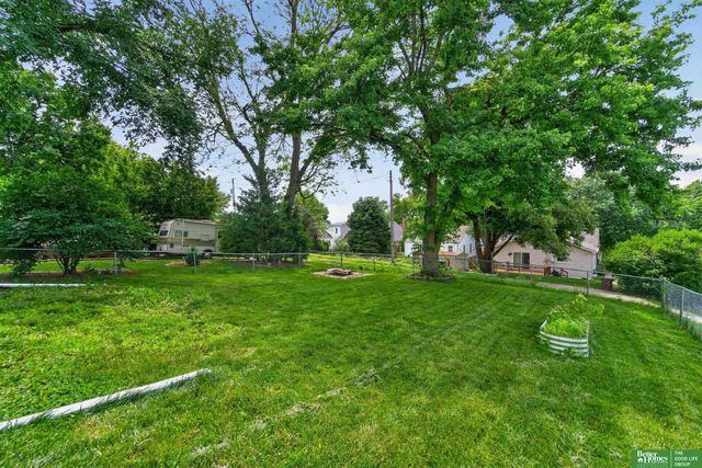 1902 S 61st Street, Omaha, NE 68106