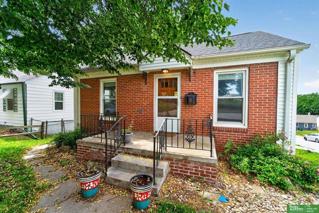 1902 S 61st Street, Omaha, NE 68106