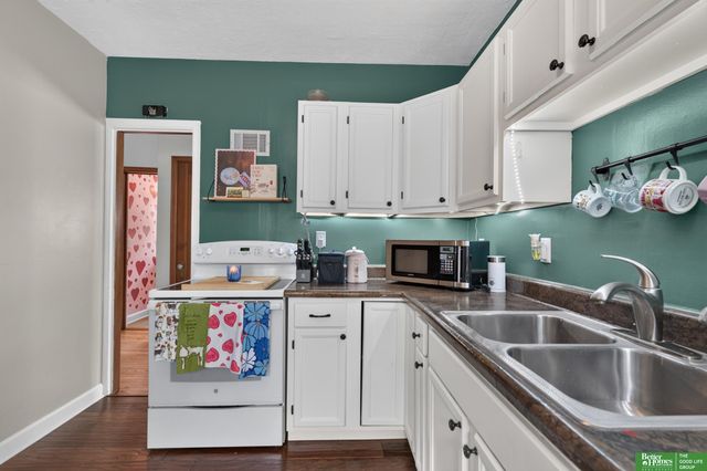 1902 S 61st Street, Omaha, NE 68106