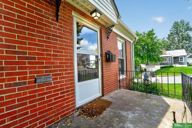 1902 S 61st Street, Omaha, NE 68106