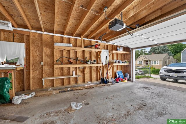 1902 S 61st Street, Omaha, NE 68106