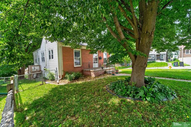1902 S 61st Street, Omaha, NE 68106