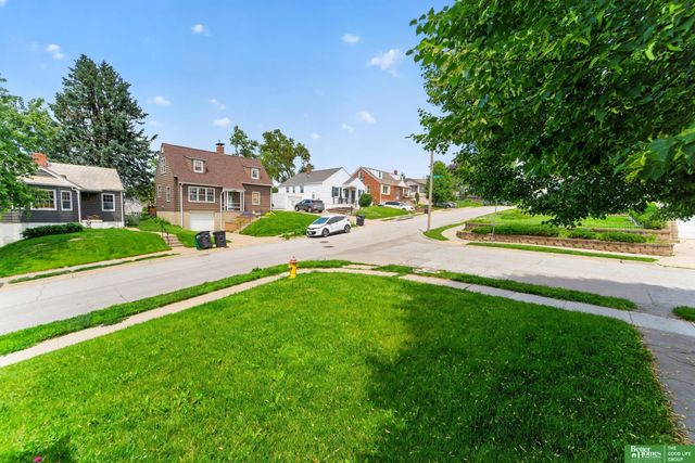 1902 S 61st Street, Omaha, NE 68106