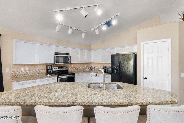 7662 E PERALTA Avenue, Mesa, AZ 85212