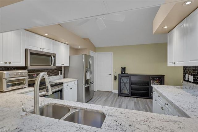 848 Marblehead DR, Naples, FL 34104
