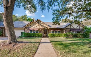 4111 Three Oaks Drive, Arlington, TX 76016