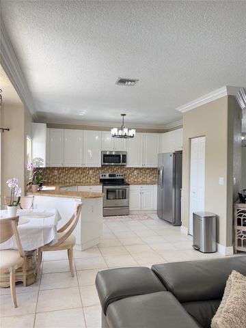 1423 SW 158th Avenue, Pembroke Pines, FL 33027