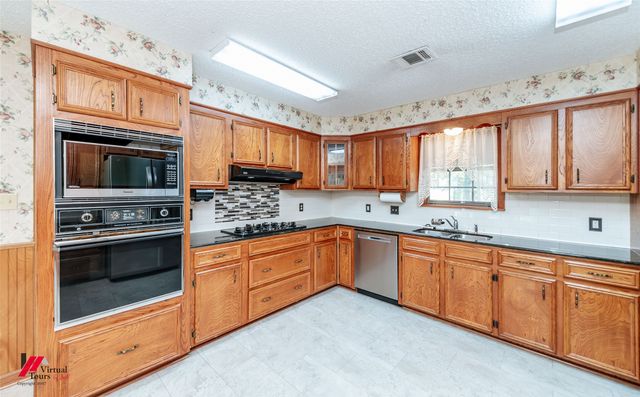 3805 Eames Circle, Shreveport, LA 71119