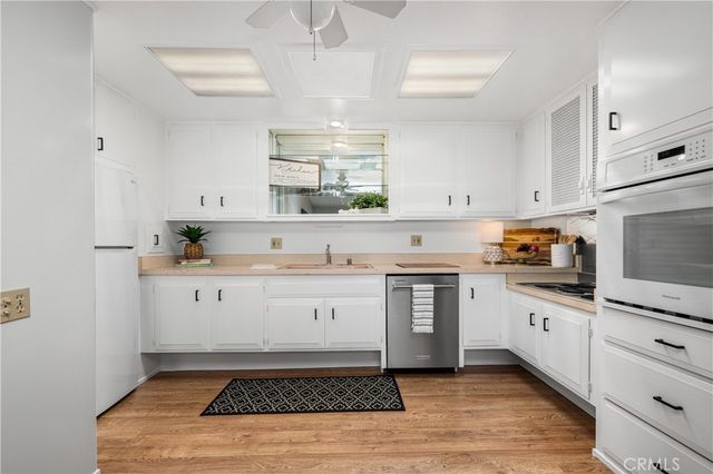1562 Golden Rain Road 44G, Seal Beach, CA 90740