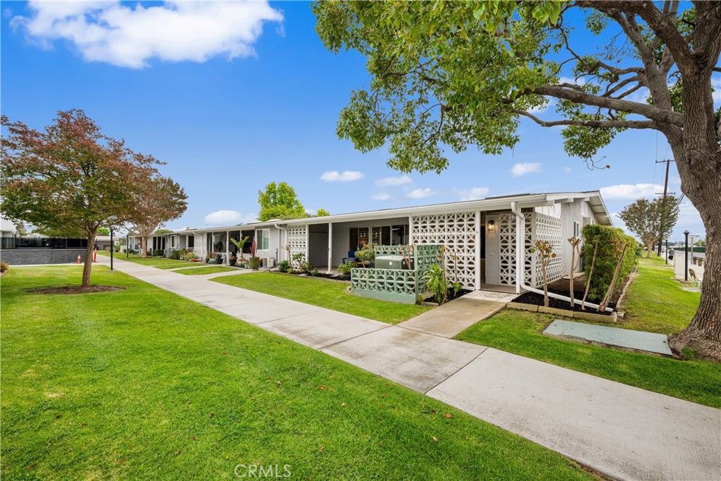 1562 Golden Rain Road 44G, Seal Beach, CA 90740