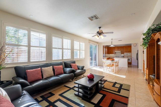 5706 Tres Piezas Dr, Sacramento, CA 95835