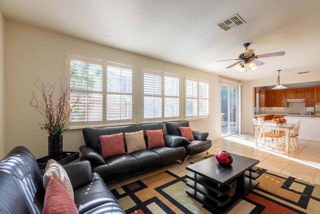 5706 Tres Piezas Dr, Sacramento, CA 95835