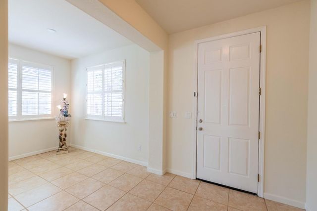 5706 Tres Piezas Dr, Sacramento, CA 95835