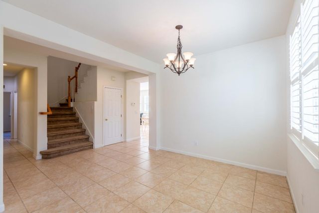 5706 Tres Piezas Dr, Sacramento, CA 95835