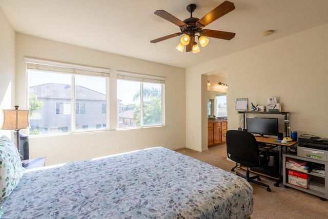 5706 Tres Piezas Dr, Sacramento, CA 95835