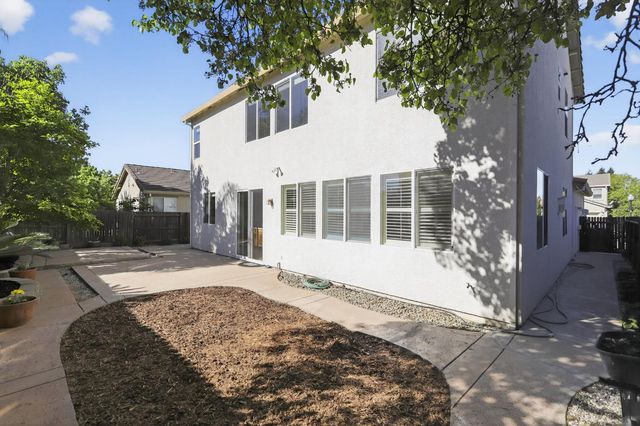 5706 Tres Piezas Dr, Sacramento, CA 95835