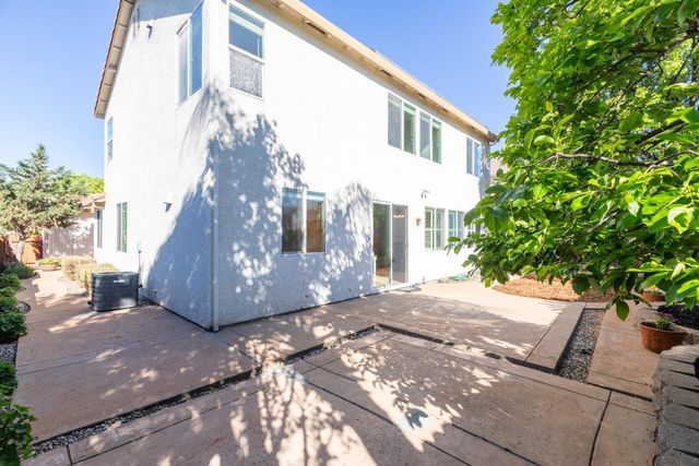 5706 Tres Piezas Dr, Sacramento, CA 95835
