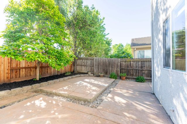 5706 Tres Piezas Dr, Sacramento, CA 95835