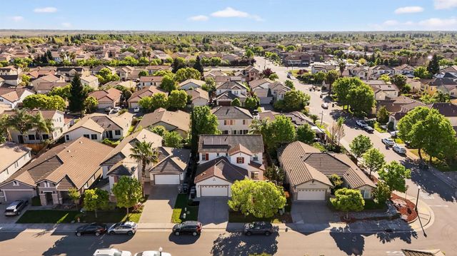 5706 Tres Piezas Dr, Sacramento, CA 95835