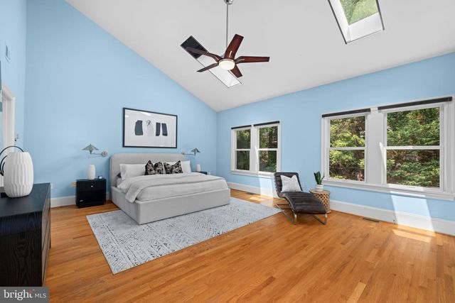 4561 MACARTHUR BLVD NW, Washington, DC 20007