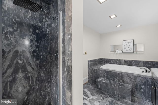 4561 MACARTHUR BLVD NW, Washington, DC 20007