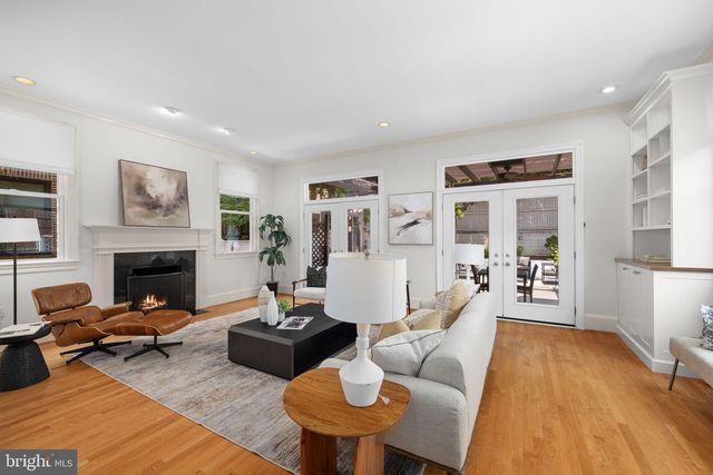 4561 MACARTHUR BLVD NW, Washington, DC 20007