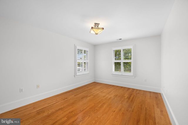 4561 MACARTHUR BLVD NW, Washington, DC 20007