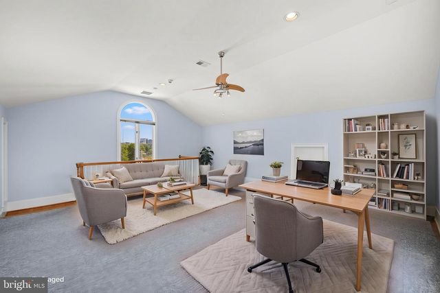 4561 MACARTHUR BLVD NW, Washington, DC 20007