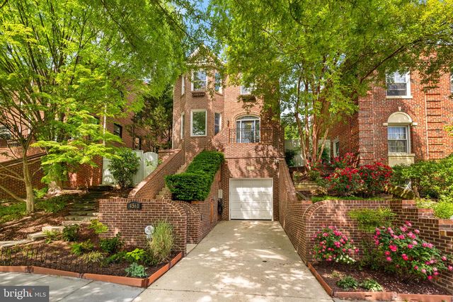4561 MACARTHUR BLVD NW, Washington, DC 20007