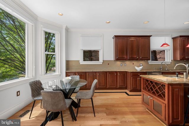 4561 MACARTHUR BLVD NW, Washington, DC 20007