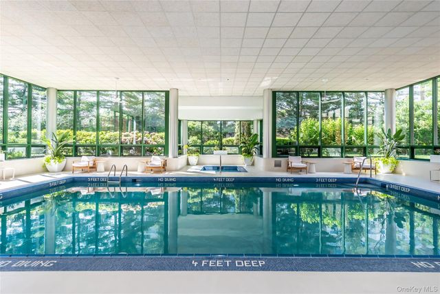100 Hilton Avenue 304, Garden City, NY 11530