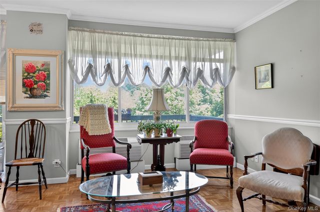 100 Hilton Avenue 304, Garden City, NY 11530