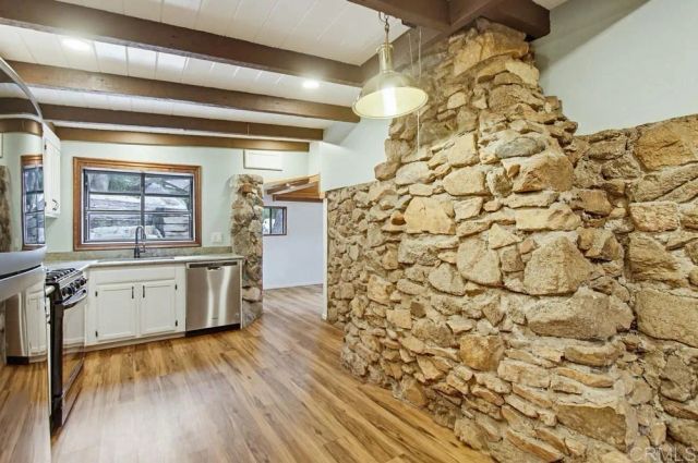 25008 Manzanita Ln, Descanso, CA 91916