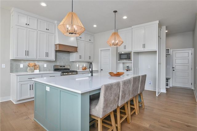 24621 W 60th Terrace, Shawnee, KS 66226