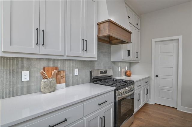 24621 W 60th Terrace, Shawnee, KS 66226