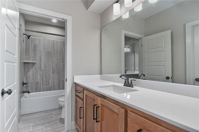 24621 W 60th Terrace, Shawnee, KS 66226