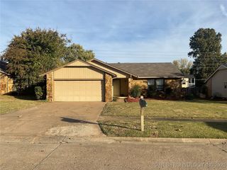 2616 E Queens Street, Broken Arrow, OK 74014