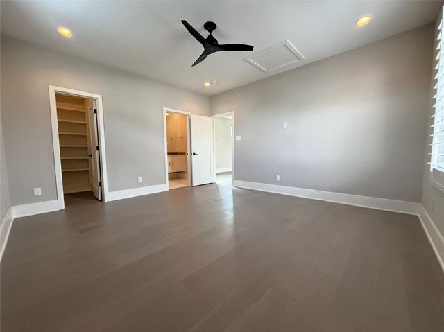 1015 E 27th Street B, Houston, TX 77009