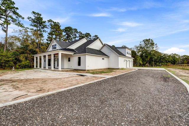 32648 Dobbin Huffsmith Road, Magnolia, TX 77354
