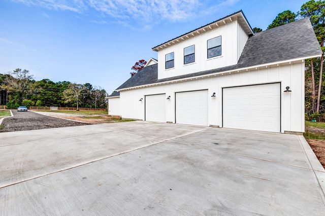32648 Dobbin Huffsmith Road, Magnolia, TX 77354