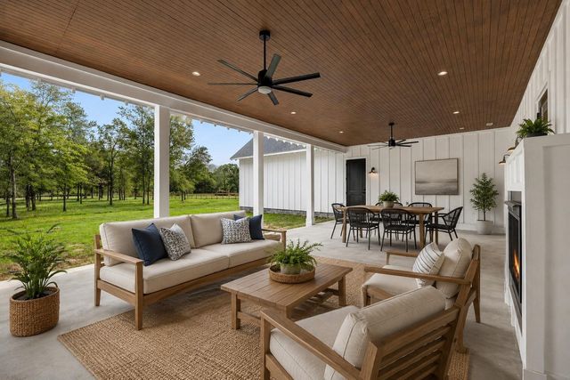 32648 Dobbin Huffsmith Road, Magnolia, TX 77354