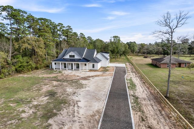 32648 Dobbin Huffsmith Road, Magnolia, TX 77354
