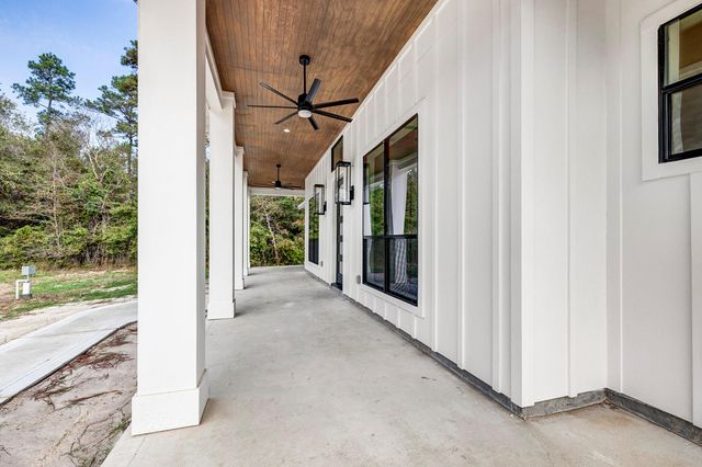 32648 Dobbin Huffsmith Road, Magnolia, TX 77354