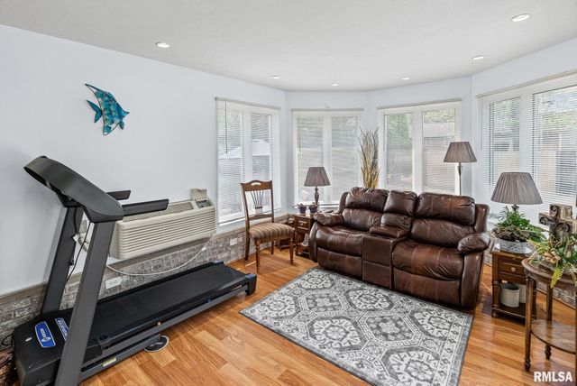 521 Marquis Avenue, Centralia, IL 62801