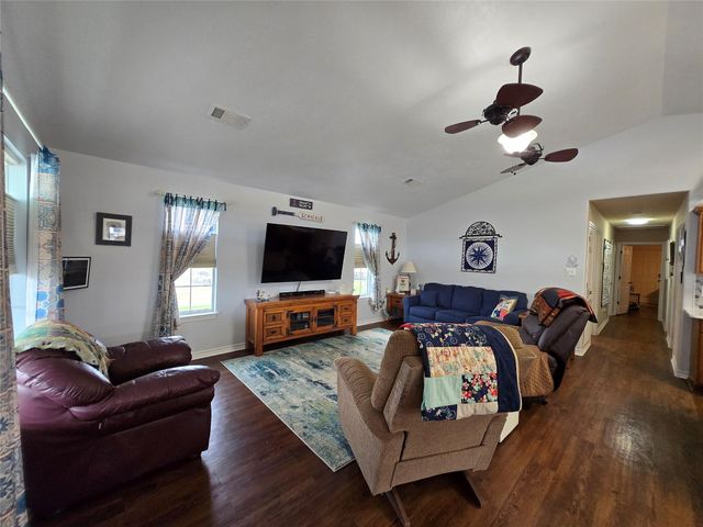 16 Peggy Street E, Palacios, TX 77465