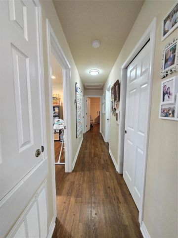 16 Peggy Street E, Palacios, TX 77465