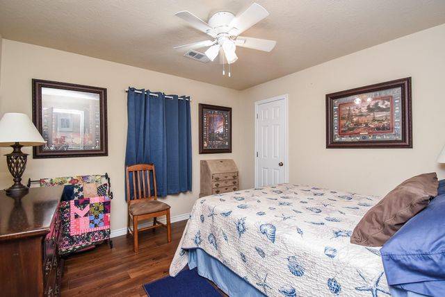 16 Peggy Street E, Palacios, TX 77465
