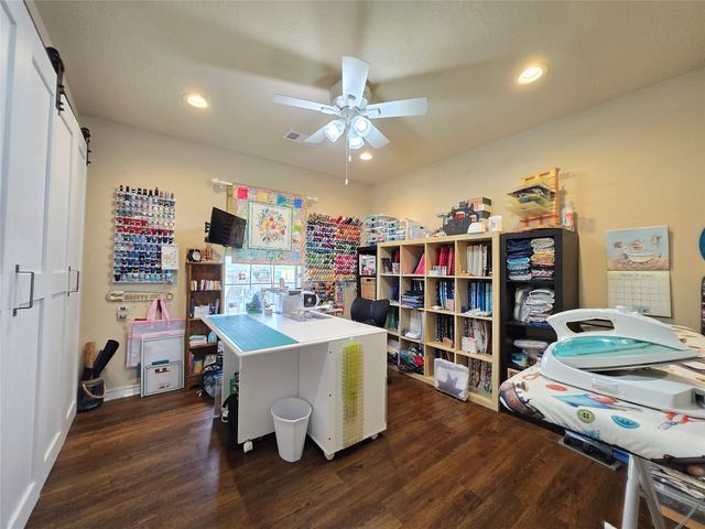 16 Peggy Street E, Palacios, TX 77465