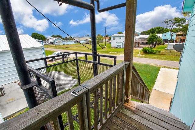 16 Peggy Street E, Palacios, TX 77465